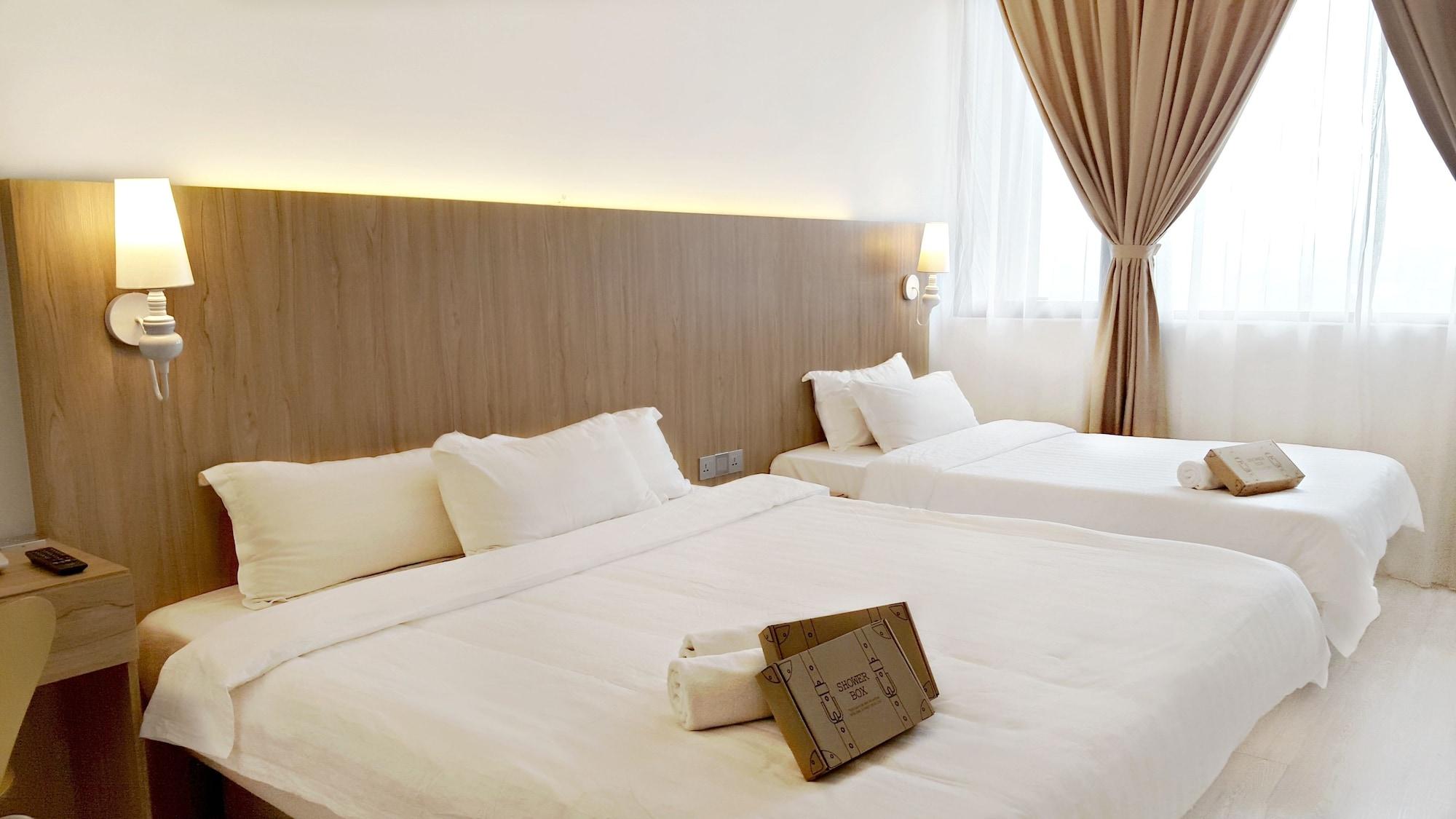 Creator Hotel Kulai Exteriör bild