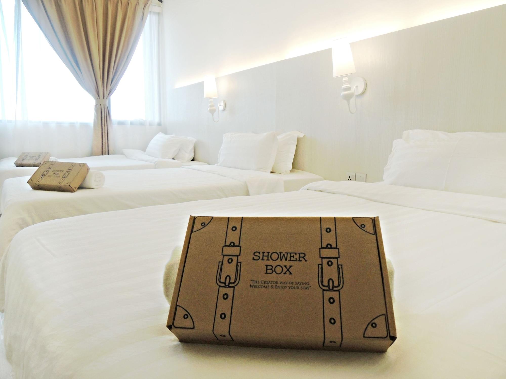 Creator Hotel Kulai Exteriör bild