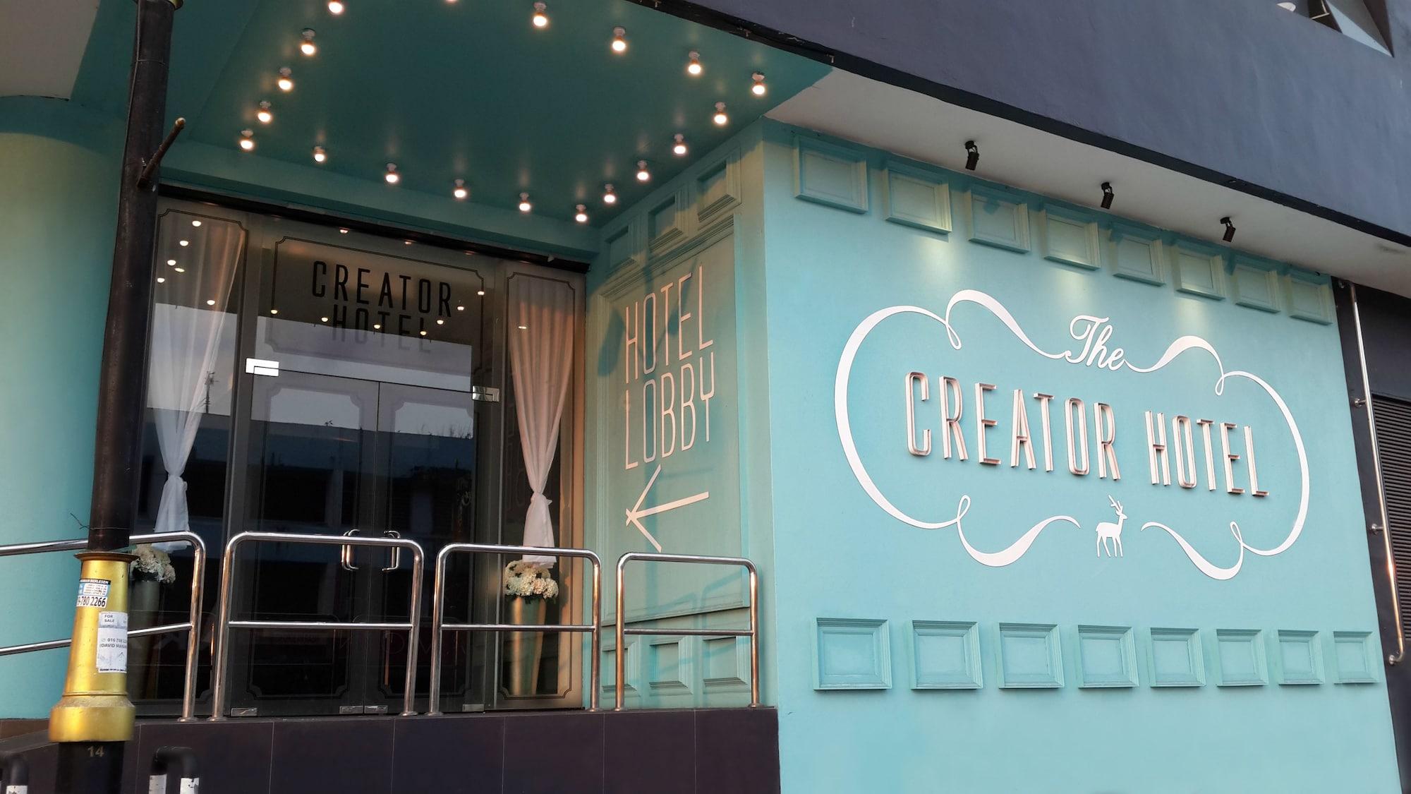 Creator Hotel Kulai Exteriör bild